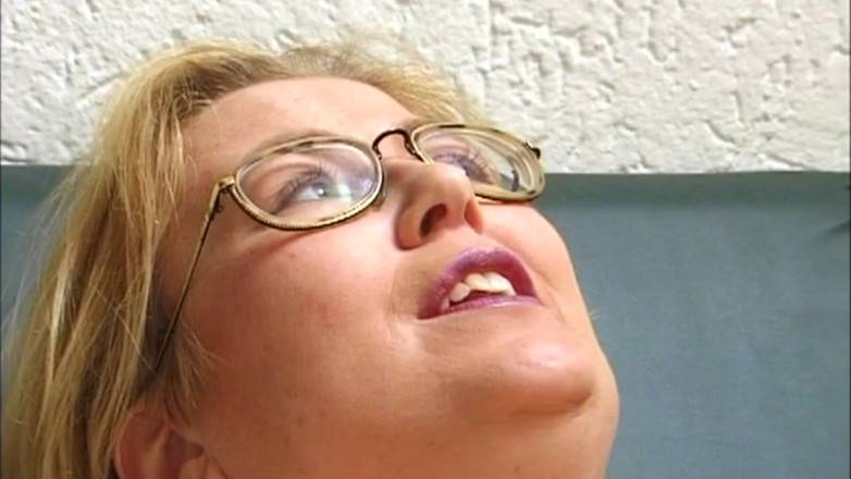 Enema Extreme And Top Girls: 변해버린 사람들을 위한 관장 우유