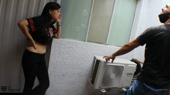 Emma vict: Plaťte technické služby dobrým šukáním nadržené holky - porno ve španělštině