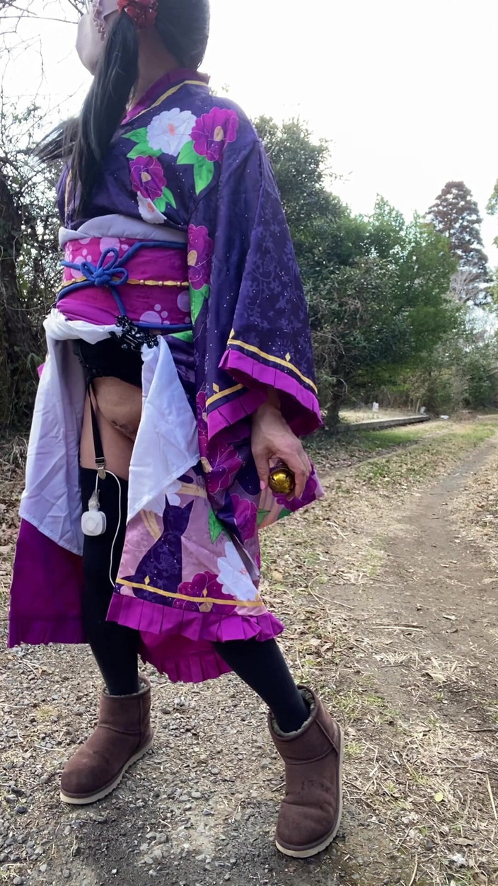 megu2002: N ° 112, la beauté fantôme en kimono apparu dans la campagne...