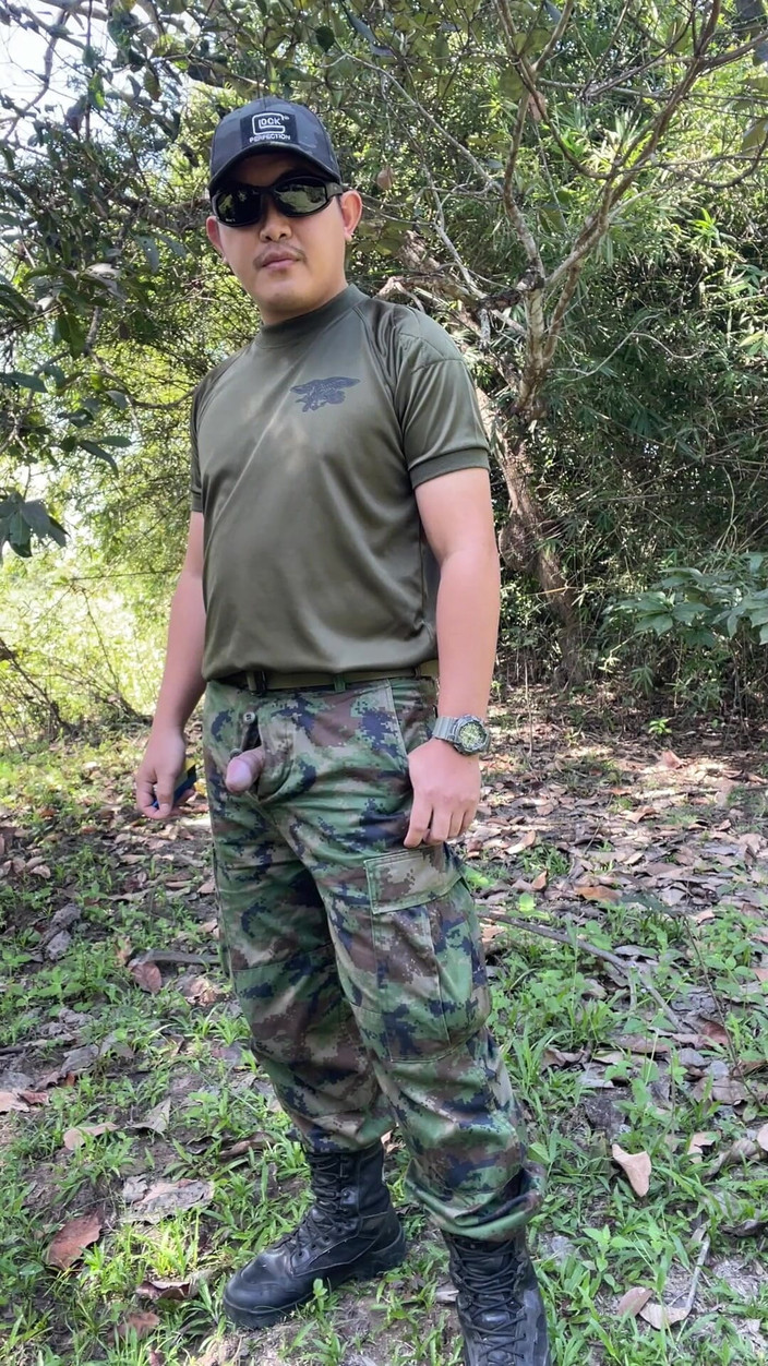 Hiroshi_cr: Horny Solider Thai Jerks off &amp; Cums at Work