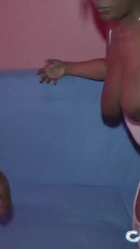 Prende un duro bbc nel suo culo grosso