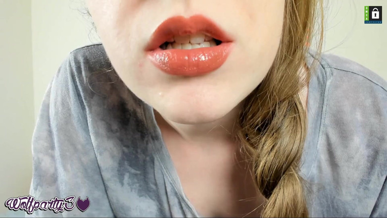 Dahlia Wolf: Jugosa adoración de labios y hablar sucio