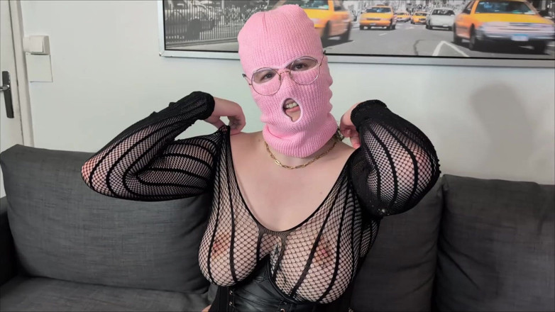 Paris Jango: Watching a Fat Woman Masturbating Solo, Real Orgasms.