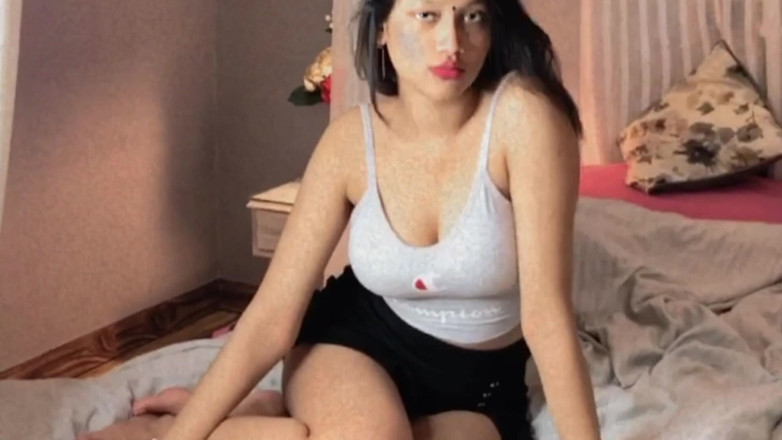 Wildpixel: Indická desi slavná modelka se svým přítelem