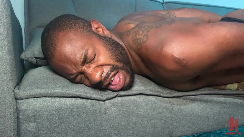 Kinky Bites Gay: Můj perverzní spolubydlící: Micah Martinez šuká snoopa Augusta Alexander Raw