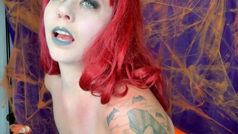 Deanna deadly: ลาเท็กซ์ เติมอารมณ์ฮาโลวีน