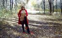 MILF Oxana: 秋季公园的户外暴露和口交