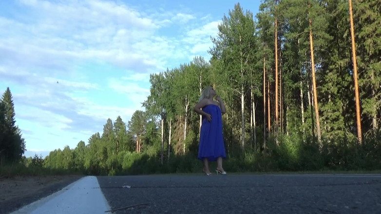 RedRoseRus: Nahá MILF Pod Světlem Letní Šaty