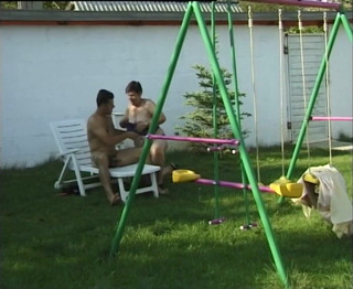 Mature Climax - 100% Mature Videos: Bunicuță remarcabilă se fute pe un leagăn