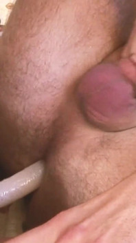 Scène de plaisirs extrêmes - 1_busty une brune baise son copain par derrière puis se fait baiser