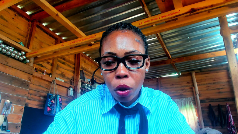 AnalEbony: L'insegnante di ruolo punisce lo studente arrauto in detenzione...