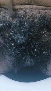 Deel 3: Ik voelde me zo opgewonden dat ik graag een eindeloos orgasme onder de douche had gehad