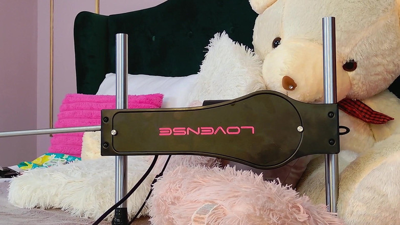 KirraWhite: सुनहरे बालों वाली मुसीबतें और जंगली मशीनें - Kirrawhite