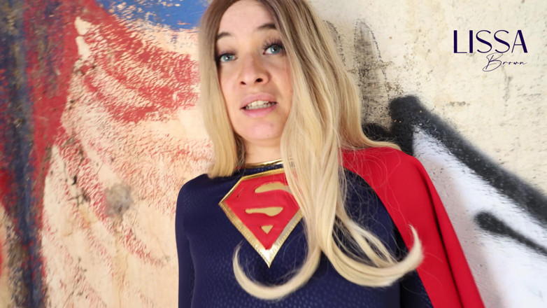 Lissa Brown: Caça e truques para a Supergirl é levado para o sexo