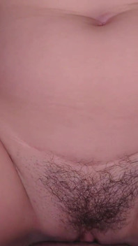 Detailní záběr na pov amatérskou domácí růžovou kundičku šukání Misionary