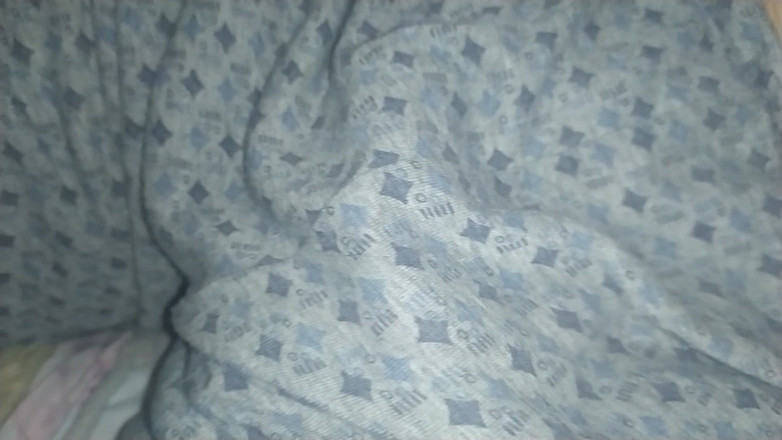 MartyBrady: 남친의 다리와 발을 가지고 노는 트윈크 곰