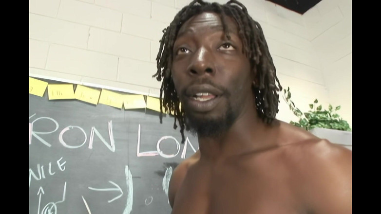 The Dark Side X: Cedera pantat