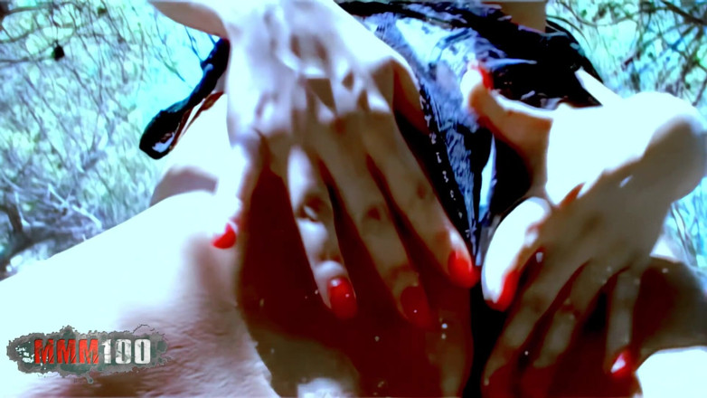 MMM100: Nina Roberts estrela pornô Nina Roberts se despindo no pau