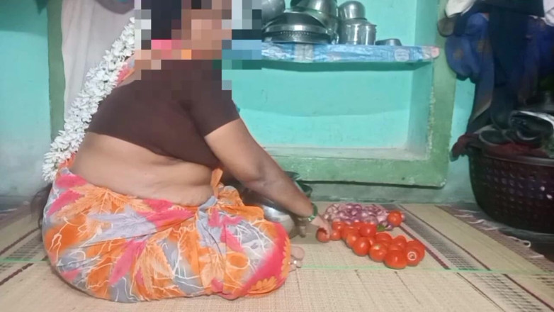 Priyanka314: สเตปป้าอินเดียนหีใหญ่เย็ดโหดในบ้านหมู่บ้าน