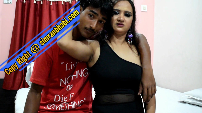 Sexwithsimran: 호텔에서 낯선 두 명과 섹스하는 심란
