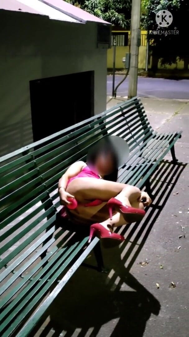 Traviezisha: Banci dengan lingerie kesucian dan nakal lagi asik masturbasi pantatnya...