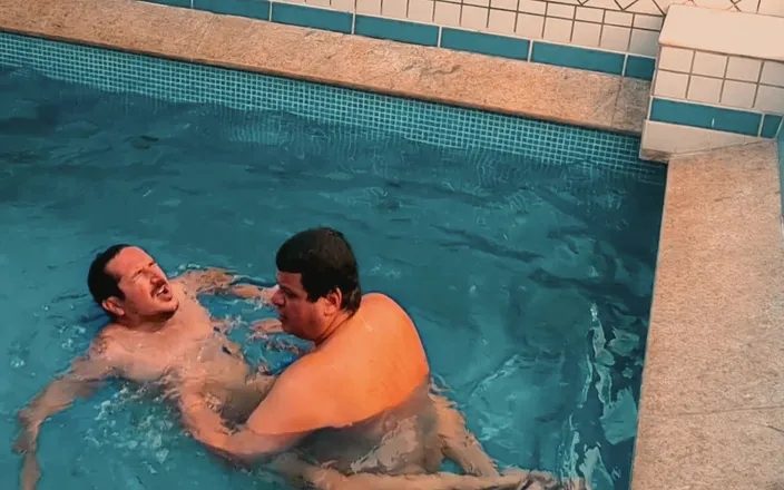 Punch bag plz: Pool Fight: Bear Chubby Vs Jobber - Naked