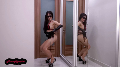 Asian Goddess: Vícevrstvý striptýz