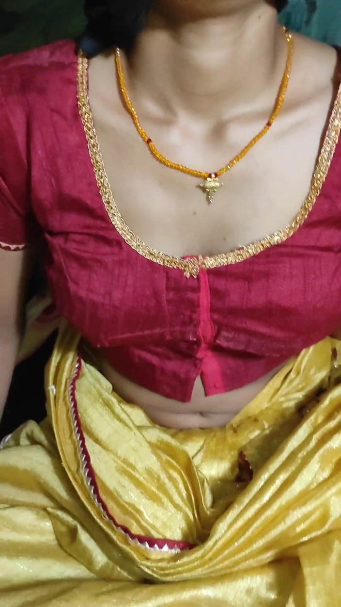 Gini272: Bhabhi in Yellow Saree Hindi Talking Cheating with Husband Fucking...