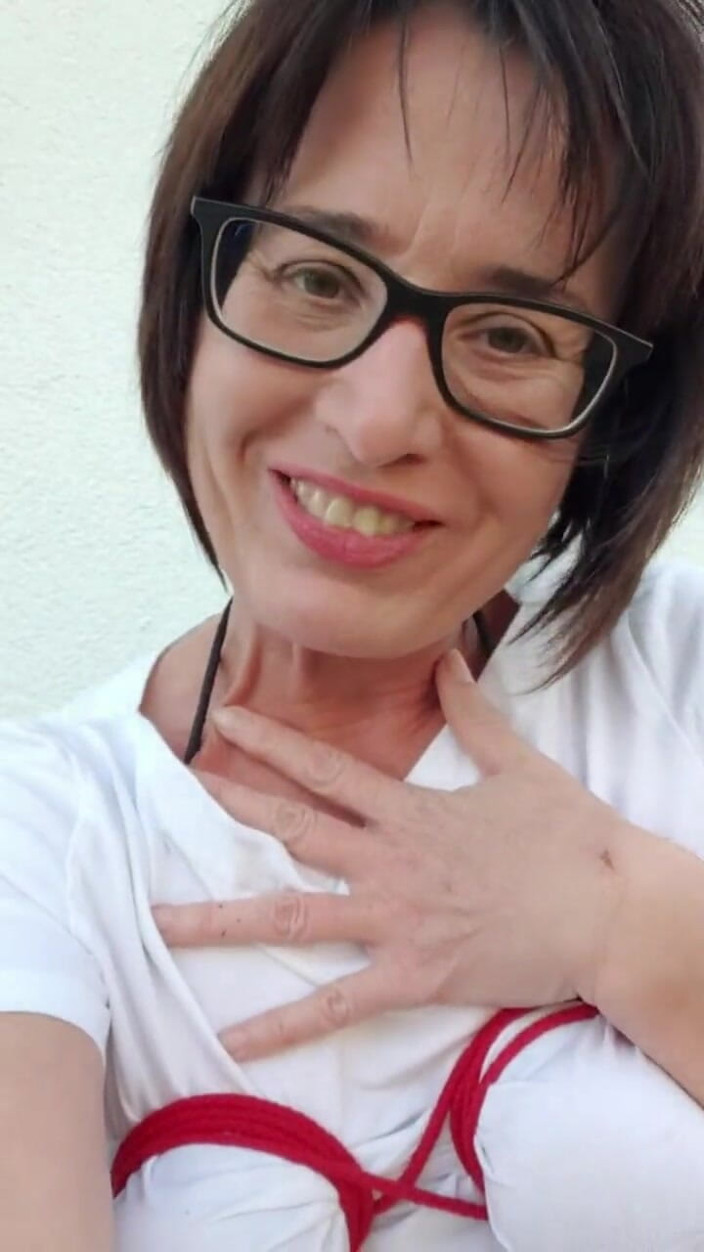 JulieEroticDress: चोदने लायक मम्मी पड़ोसियों के बगल में कंट्रोल करती है