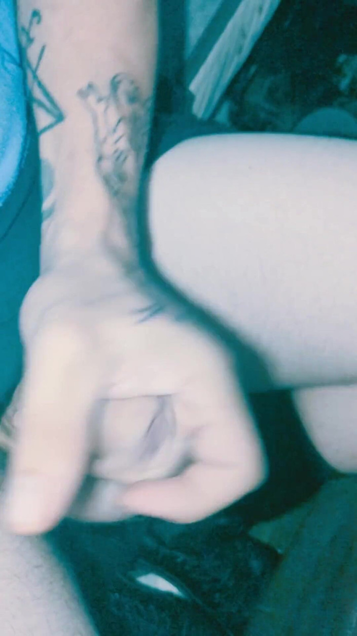 HungBareBackRabbit: Mostrando mis 2 nuevos tatuajes