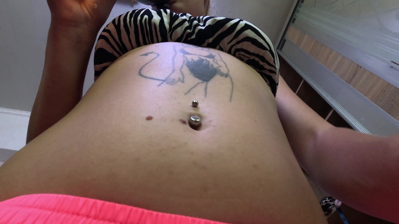 HotPrincessUA: 啪啪啪水：肚子摇晃和水玩