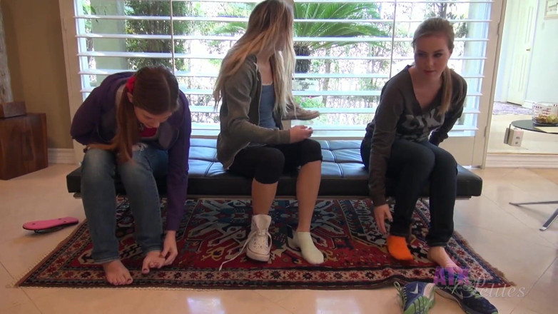 ATK Fans (Lesbians): Virtual date with lara brookes, jessie parker and carmen callaway...