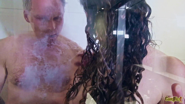 Cumbizz: Kanadische MILF mit großen Brüsten kam und wurde aus dem...