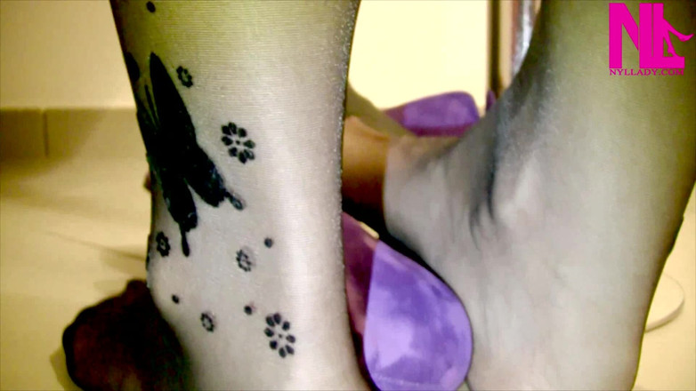 Nyllady: Shoeplay in Violet Soft Pumps and Black Butterflied Pantyhose