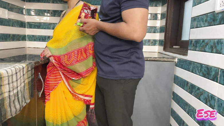 Sammy Sins: 在霍里日把我的继阿姨留在厨房里