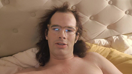 JanineLang: 나는 벌거벗은 채로 쓰레기를 버린다 (이웃에게 당했다)