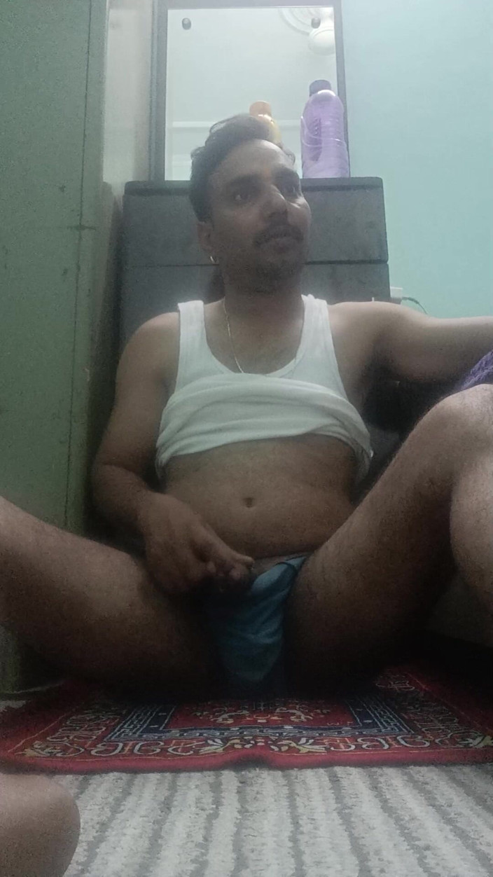 Rajasthani-old-lover: Une policière indienne desi se fait sucer et douche avec...