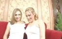 Happy Ending: Dwie słodkie blondynki lubią, kiedy jest długa