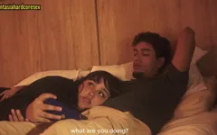 Mijn stiefzus slikt mijn penis na het bekijken van de film, ze ontdekten ons bijna