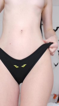 秋パンティ試着