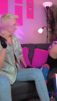 Billenkoek tijdens het klaarkomen - meisje en femboy - 4k (volledige video)