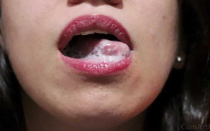 TheArtOfCum: La moglie gioca con la sborra in primo piano