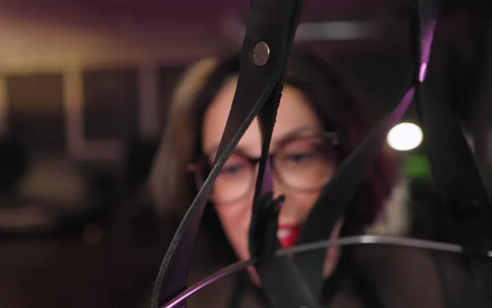 Countess diamond: Leather Bondage Strap Cage - Total Weightless Confinement