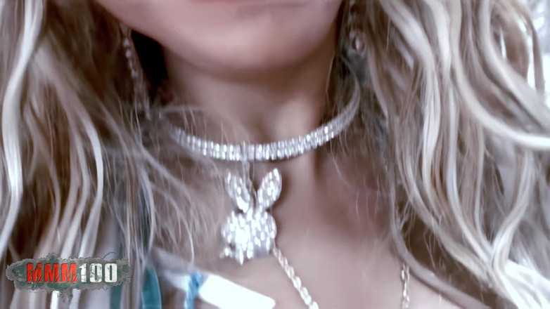 MMM100: Venus Nadržená Blondýnka s velkými prsy Venus Svlékání