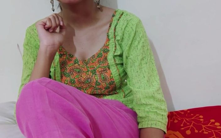 Saara Bhabhi: Hinduska historia seksu roleplay - Desi Indian napalony chłopiec pieprzył swoją...
