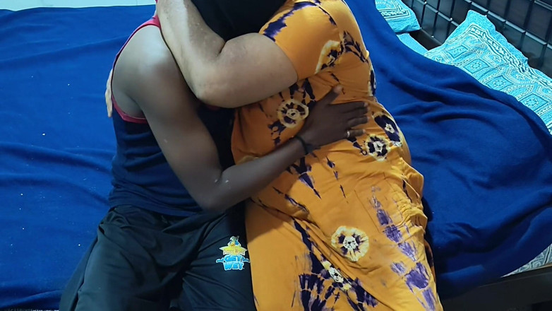 Tamil lesbian: Mijn Akka-seks met huiseigenaar te huur vóór mij