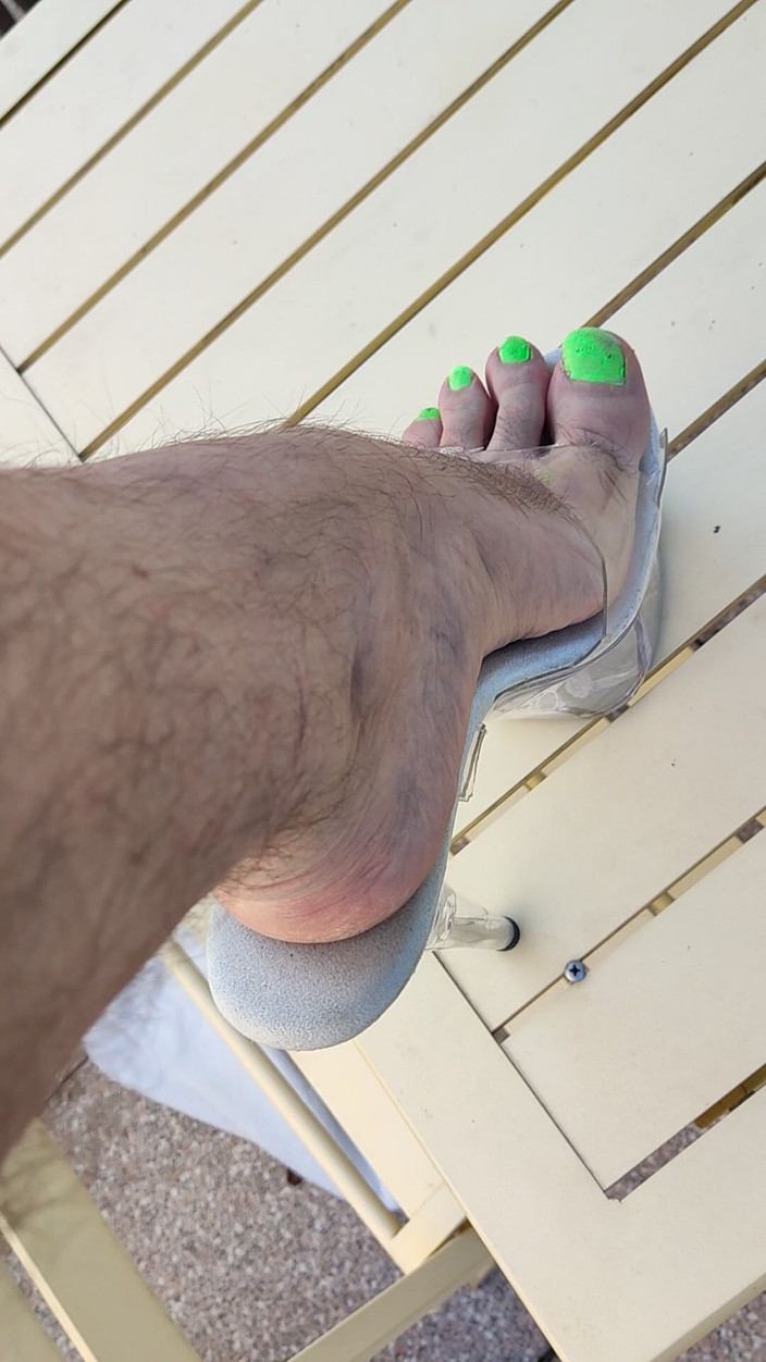 Mutsakin: High Heels