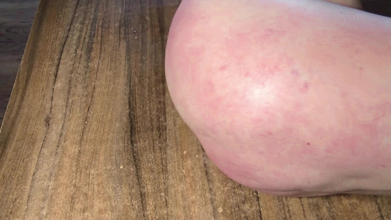 Bouncy Tits Action: Sheath Strike Extremely Red - She Screams