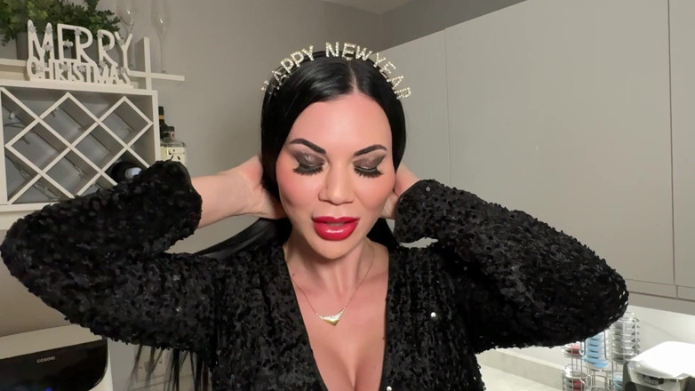 Jasmine Jae official page: Slutty Aunty Nye Fuck