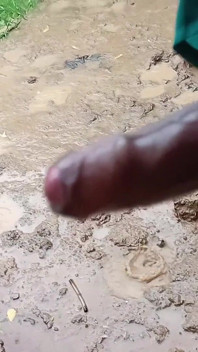 Monitorizând ce face fiul meu vitreg singur în baie